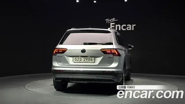 Volkswagen Tiguan 2018 — Фото 4/20
