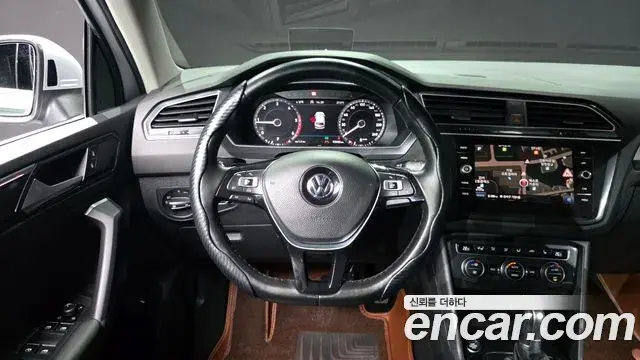 Volkswagen Tiguan 2018 — Фото 13/20