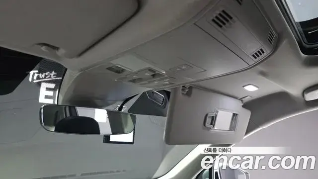 Volkswagen Tiguan 2018 — Şəkil 18/34