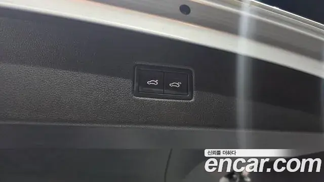 Volkswagen Tiguan 2018 — Şəkil 19/34