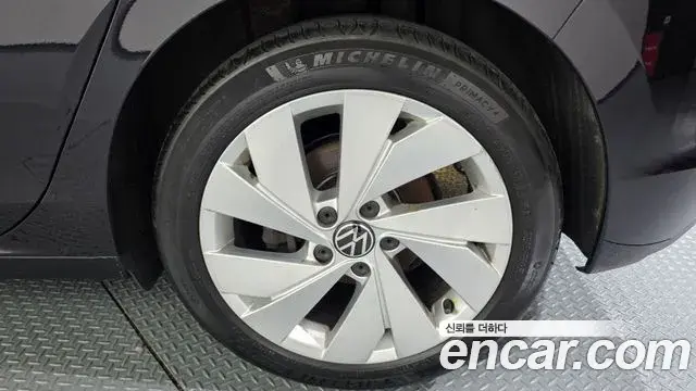 Volkswagen Golf 2022 — Photo 29/35
