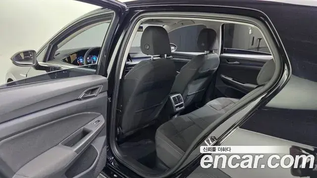 Volkswagen Golf 2022 — Photo 14/35