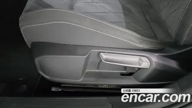 Volkswagen Golf 2022 — Photo 3/35