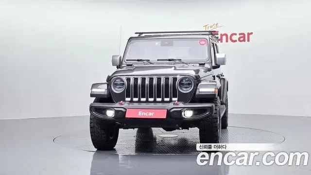 Jeep Wrangler 2019 — ფოტო 7/20