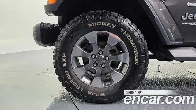 Jeep Wrangler 2019 — ფოტო 9/20