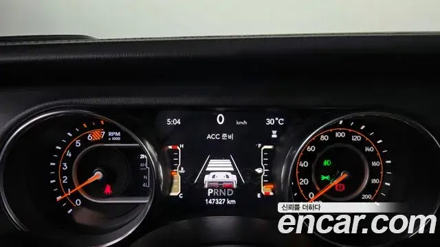 Jeep Wrangler 2019 — ფოტო 14/20