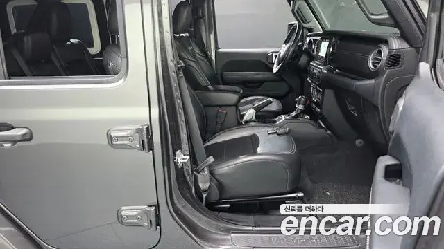 Jeep Wrangler 2019 — ფოტო 1/20