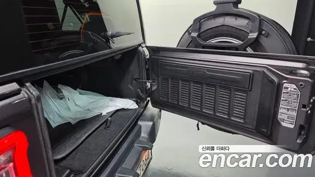 Jeep Wrangler 2019 — ფოტო 5/20