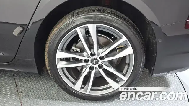 Audi A6 2023 — Photo 7/33