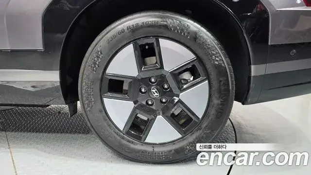 Hyundai Santa Fe 2024 — ფოტო 14/33