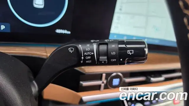 Hyundai Santa Fe 2024 — ფოტო 2/33