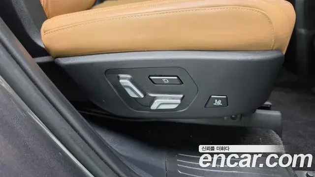 Hyundai Santa Fe 2024 — ფოტო 31/33