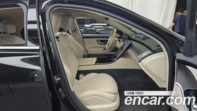 Mercedes-Benz S-Class 2021 — Photo 15/20