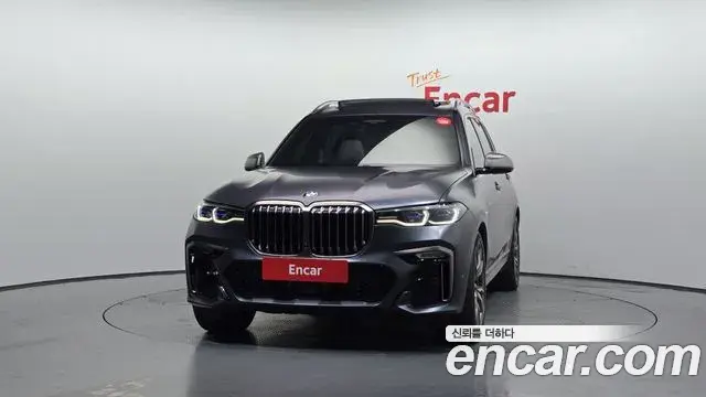 BMW X7 2020 — ფოტო 16/20