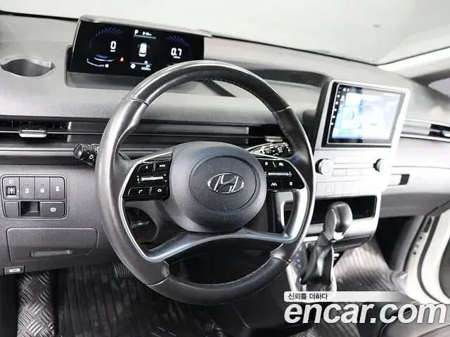 Hyundai Staria 2021 — ფოტო 9/20