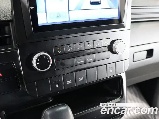 Hyundai Staria 2021 — ფოტო 17/20
