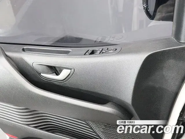 Hyundai Staria 2021 — ფოტო 10/20