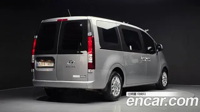 Hyundai Staria 2023 — Фото 2/20