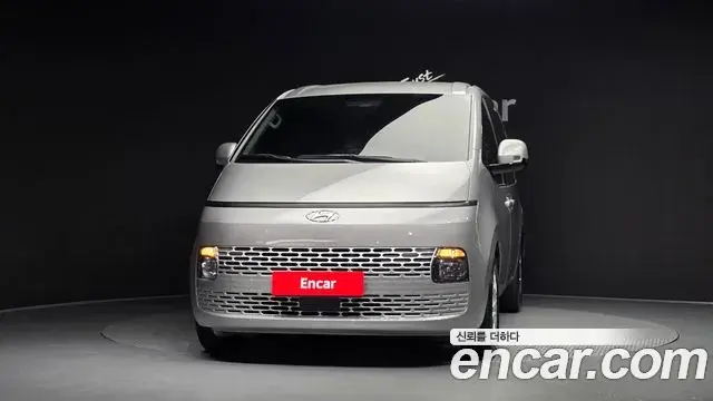 Hyundai Staria 2023 — Фото 3/20