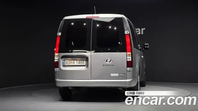 Hyundai Staria 2023 — Фото 4/20