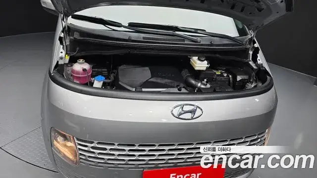 Hyundai Staria 2023 — Фото 6/20