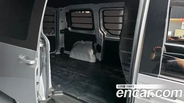 Hyundai Staria 2023 — Фото 12/20