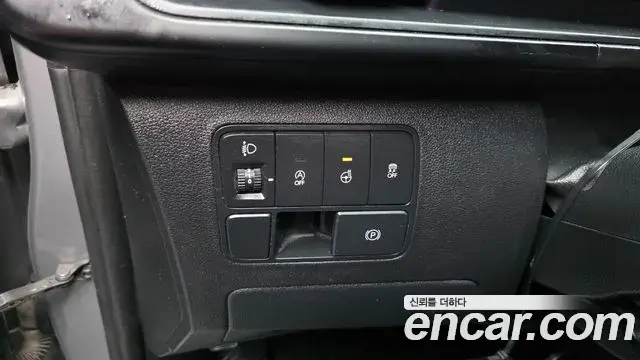 Hyundai Staria 2023 — Фото 18/20