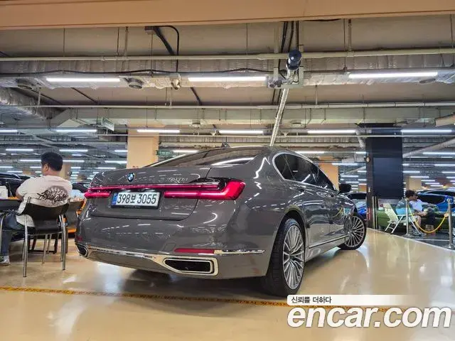 BMW 7 Series 2021 — ფოტო 4/20