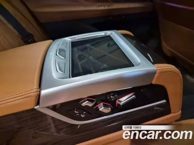 BMW 7 Series 2021 — ფოტო 15/20