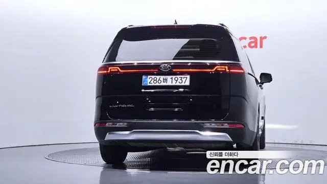 Kia Carnival 2021 — Фото 4/20