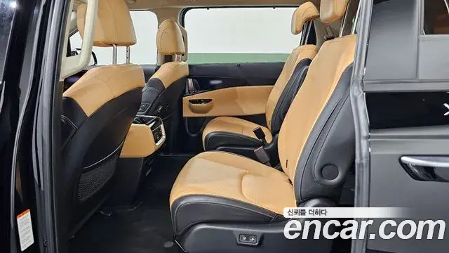 Kia Carnival 2021 — Şəkil 13/40