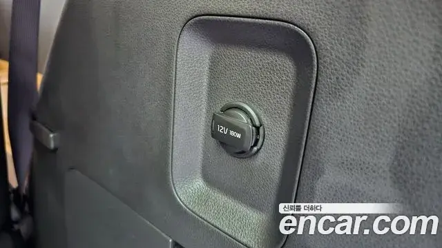 Kia Carnival 2021 — Şəkil 23/40