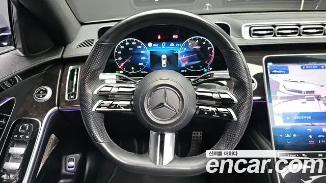 Mercedes-Benz S-Class 2022 — Photo 8/35