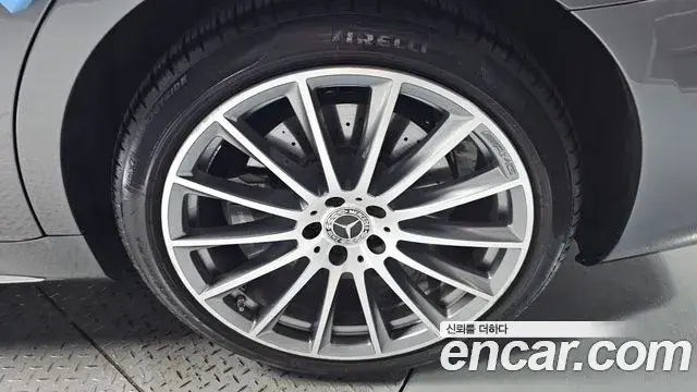 Mercedes-Benz S-Class 2022 — Photo 4/35