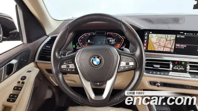 BMW X5 2019 — ფოტო 29/34