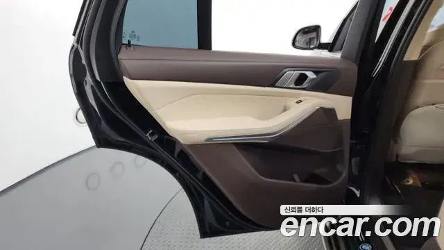 BMW X5 2019 — ფოტო 30/34