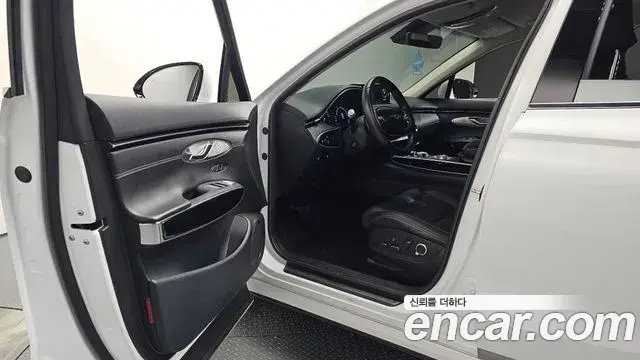 Genesis GV70 2021 — Şəkil 12/20