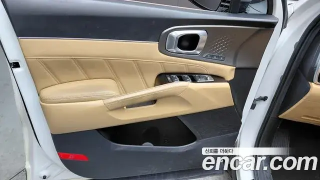 Kia Sorento 2022 — Şəkil 27/36