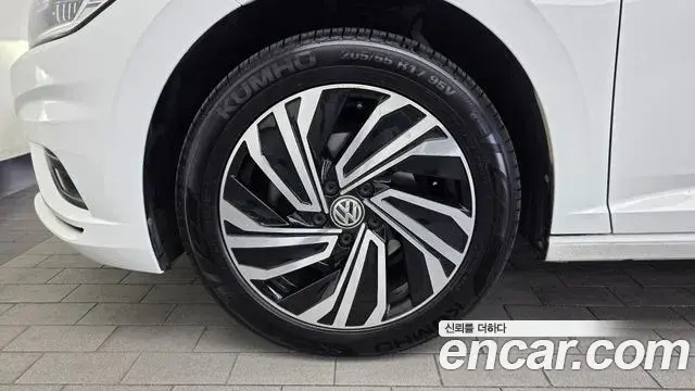 Volkswagen Jetta 2021 — Photo 8/20