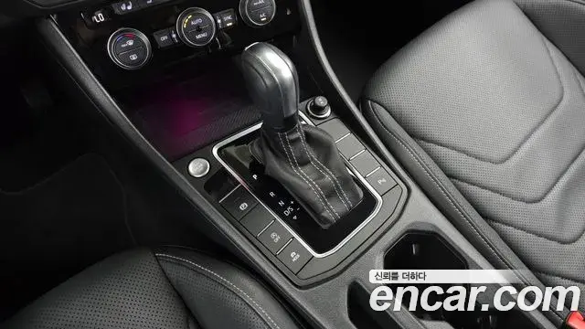 Volkswagen Jetta 2021 — Photo 15/20