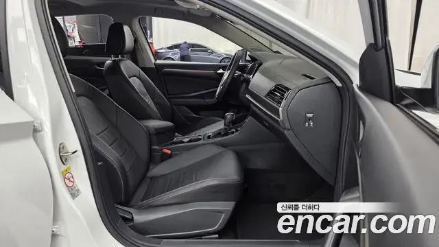 Volkswagen Jetta 2021 — Photo 2/20