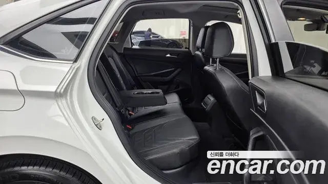 Volkswagen Jetta 2021 — Photo 20/20