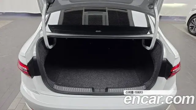 Volkswagen Jetta 2021 — Photo 19/20