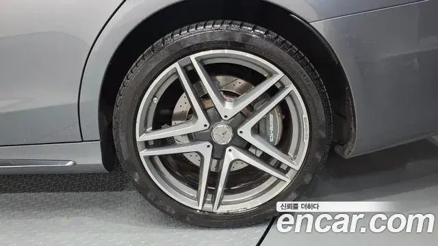 Mercedes-Benz S-Class 2018 — Photo 17/42