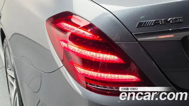 Mercedes-Benz S-Class 2018 — Photo 11/42