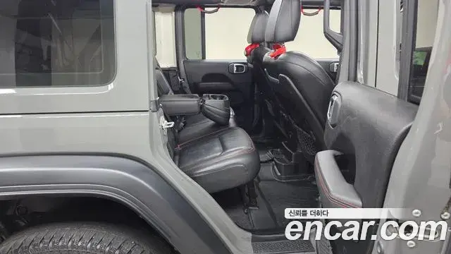 Jeep Wrangler 2021 — Şəkil 7/32