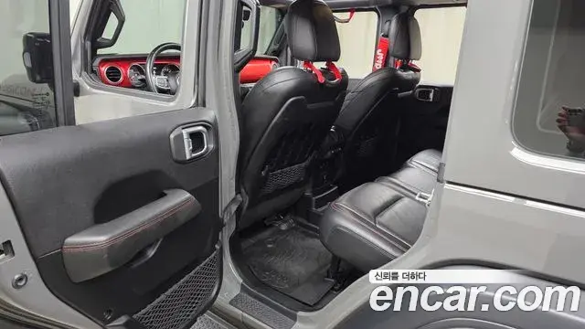 Jeep Wrangler 2021 — Şəkil 30/32