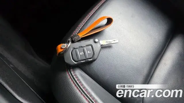 Jeep Wrangler 2021 — Şəkil 13/32