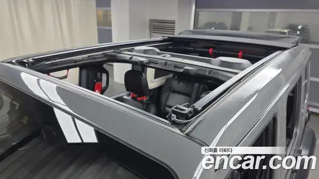 Jeep Wrangler 2021 — Şəkil 14/32