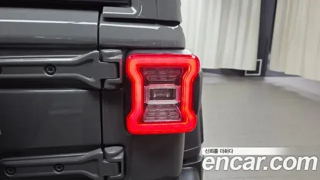 Jeep Wrangler 2021 — Şəkil 15/32